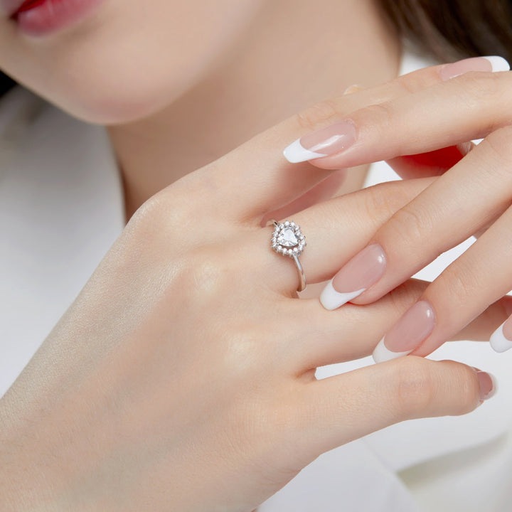 Anello con cuore bianco