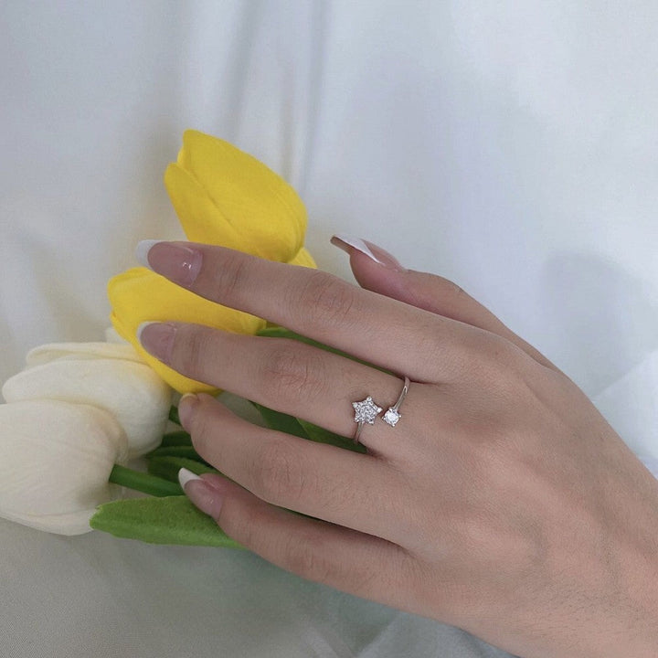 Anello con pietra e stella