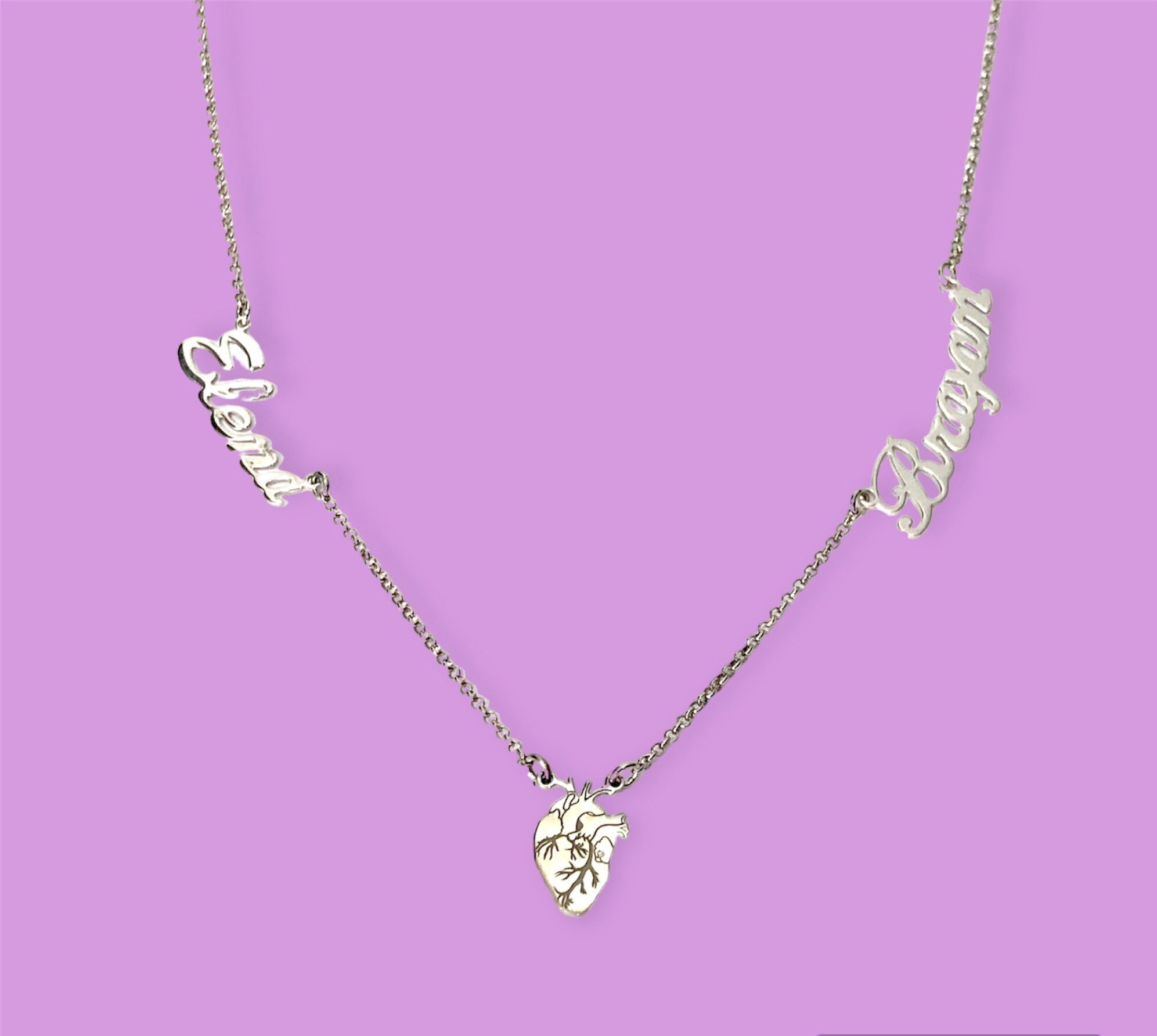 Collana con due nomi e cuore anatomico