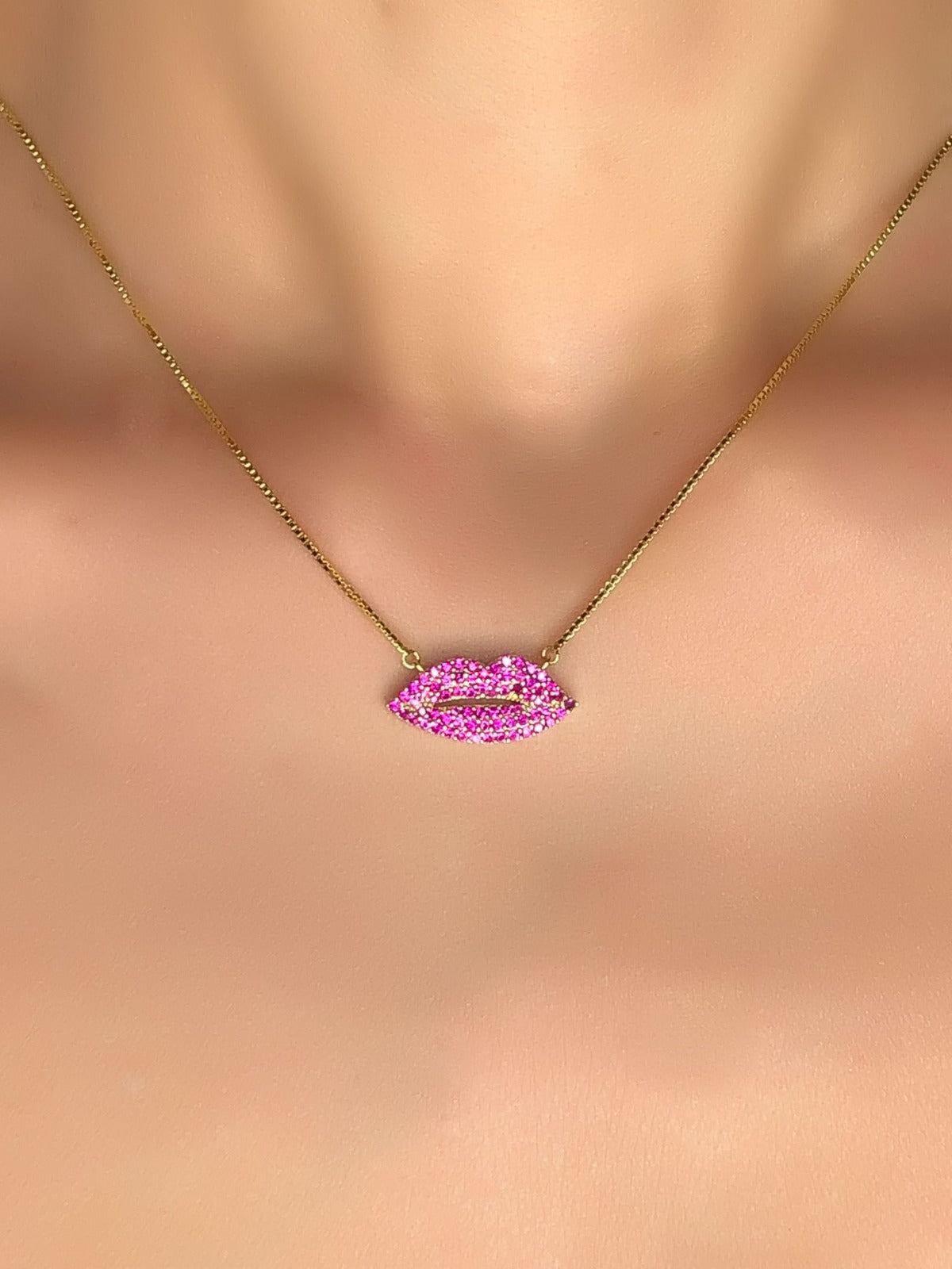 Collana saliscendi con labbra