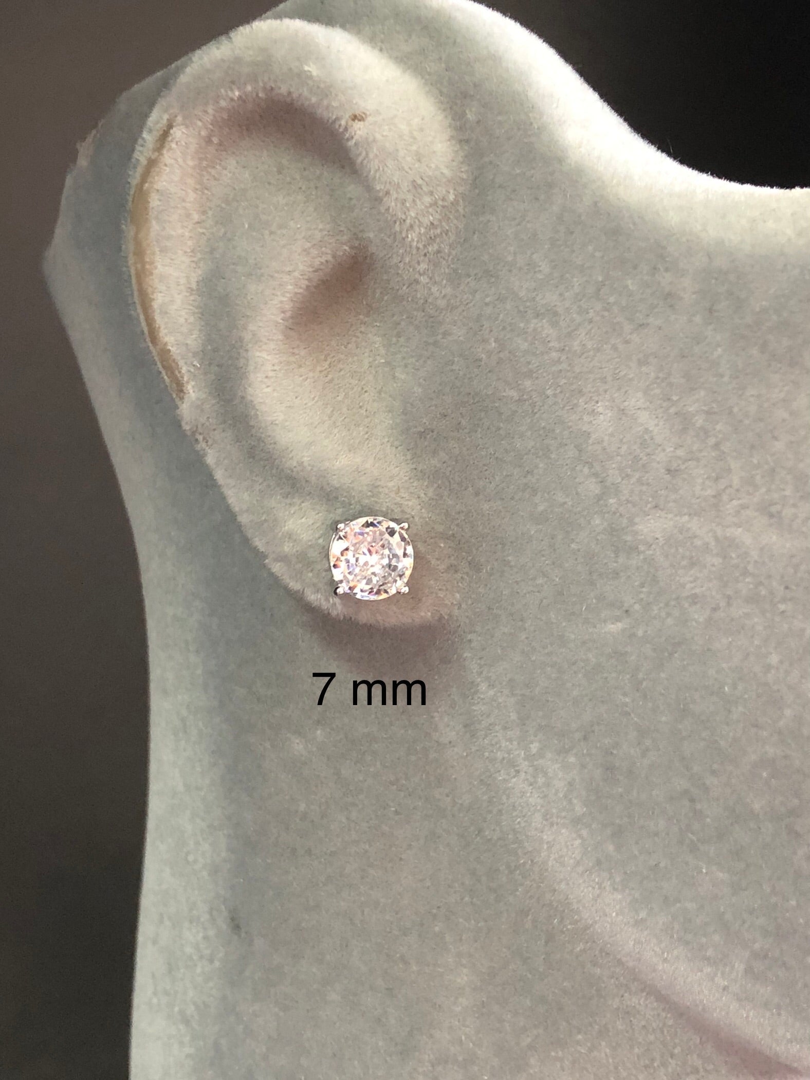 Orecchini punto luce 3-4-5-6-7-8-9 mm