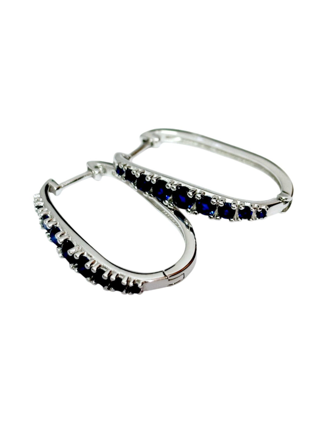 Orecchini a cerchio ovale con pietre blu