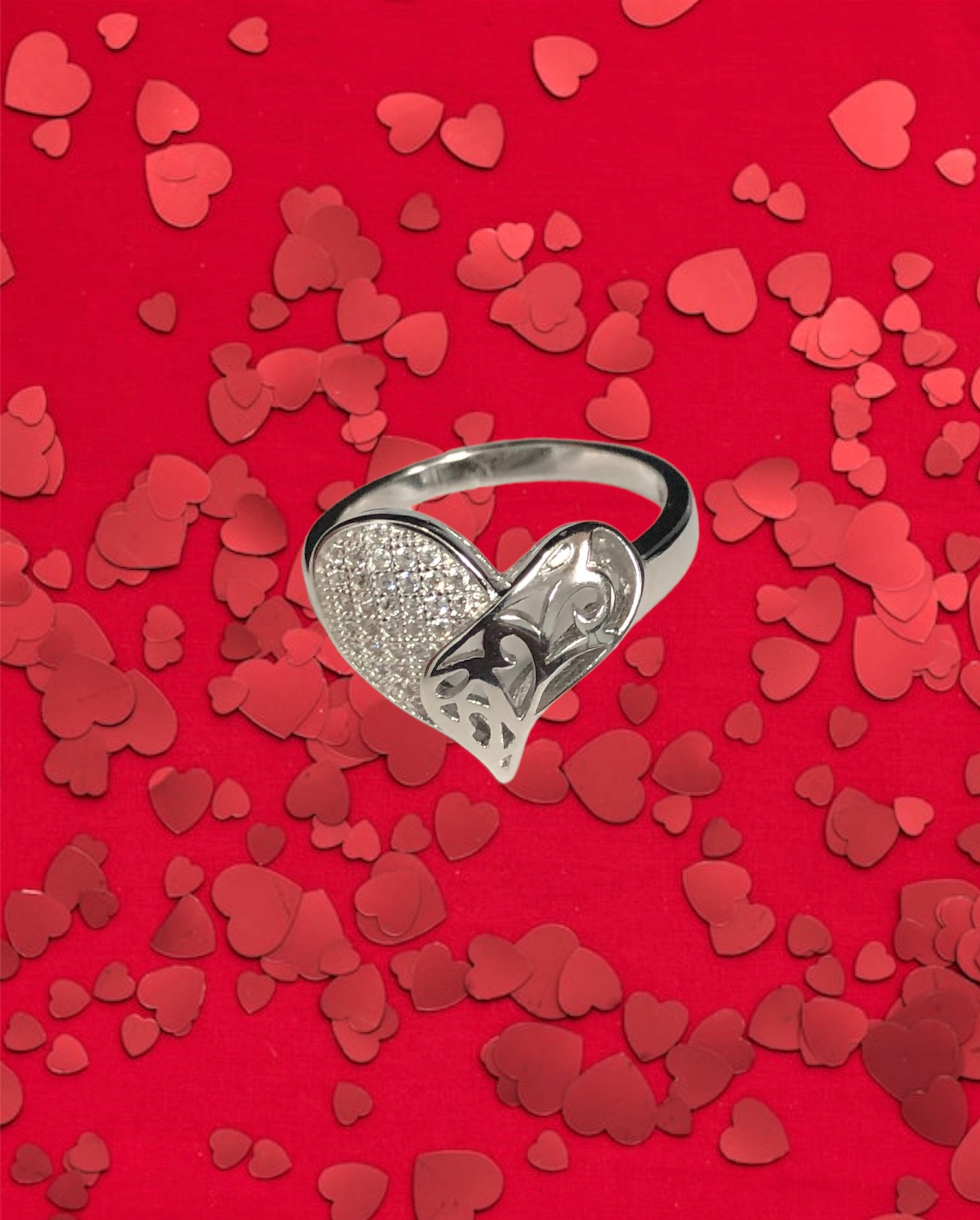 Anello cuore con pietre