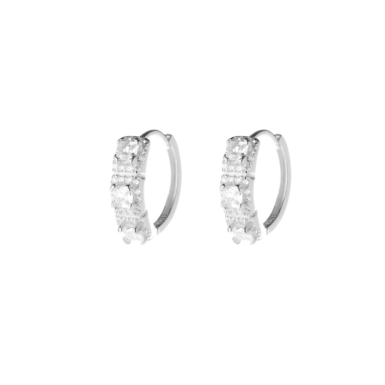 Orecchini cerchio lobo con pietre bianche